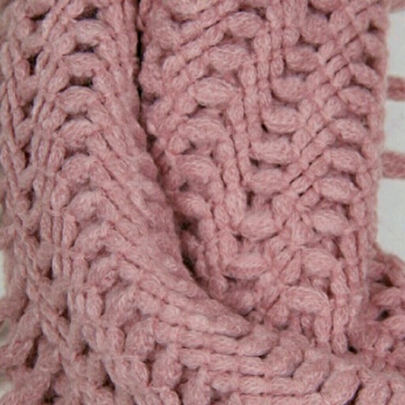 💣SALE💣 Rose lattice infinity scarg - Picture 2 of 4