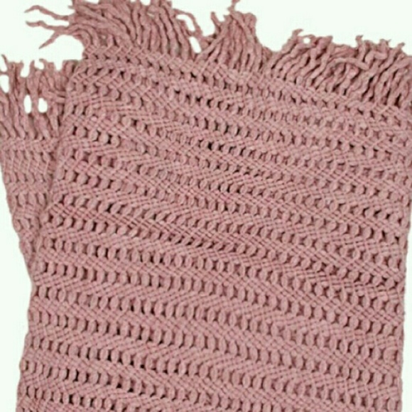 💣SALE💣 Rose lattice infinity scarg - Picture 3 of 4