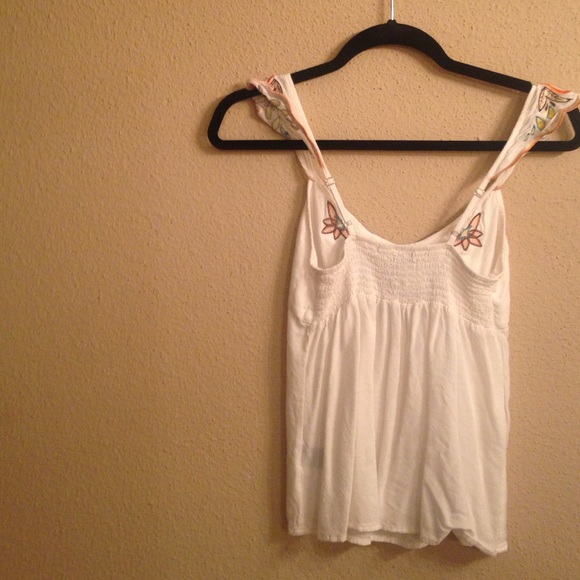 embroidered Tank Top - Picture 2 of 3