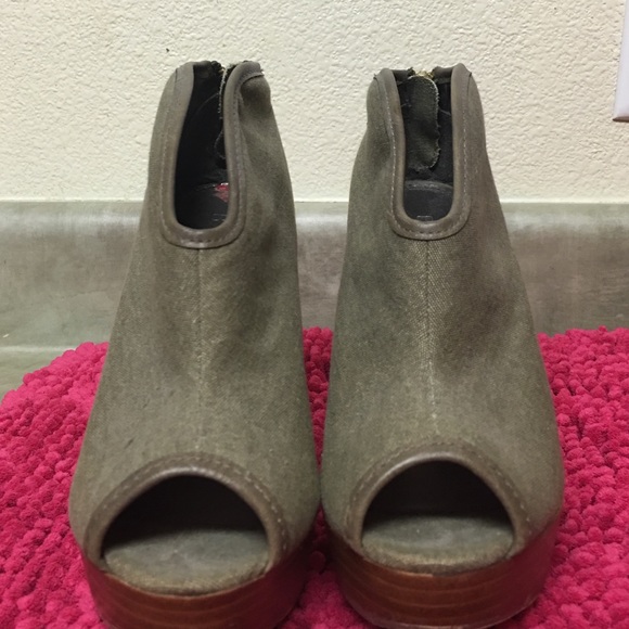 Open toe Booties - Picture 3 of 3