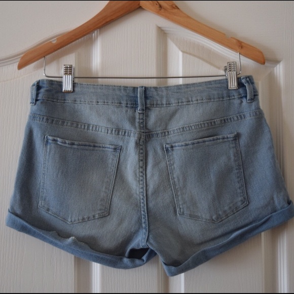 NWOT Light Blue Denim Shorts - Picture 2 of 2