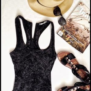 GUESS Los Angeles 💟 💟TOP TANK NWOT. Never Worn.