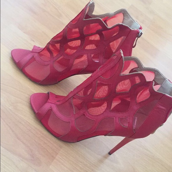 Sexy Red Stilettos!!