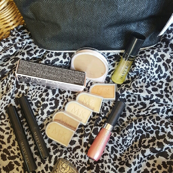 Mary Kay make up lot  (12pc) - Picture 2 of 3