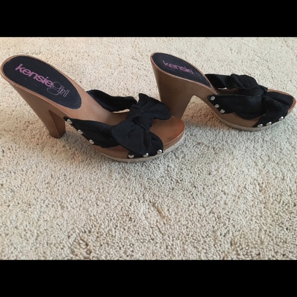 Cute black knot heels