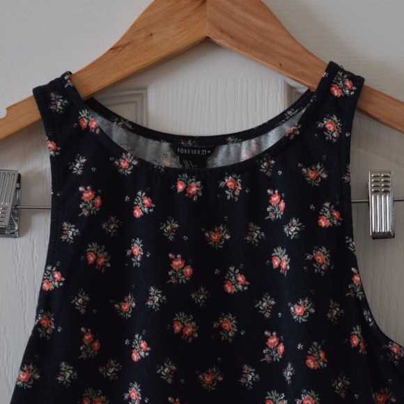 Vintage Red Flower Top - Picture 2 of 2