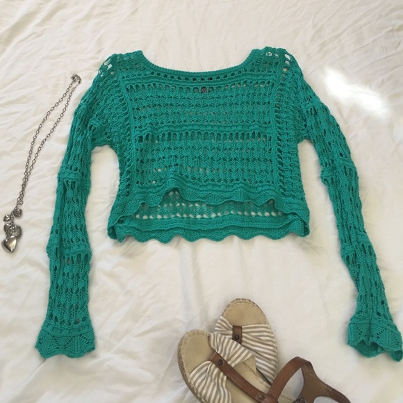Green crochet cropped sweater S