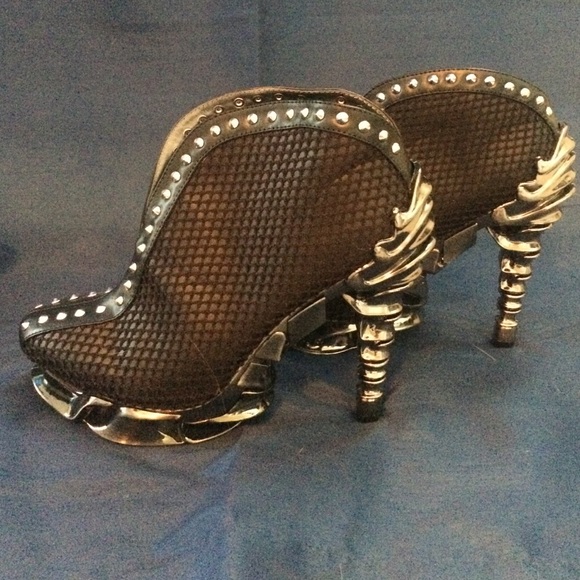 punk/futuristic  ankle boots