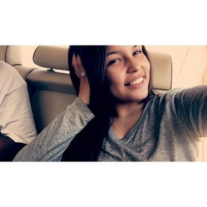 Meet your Posher, Julia