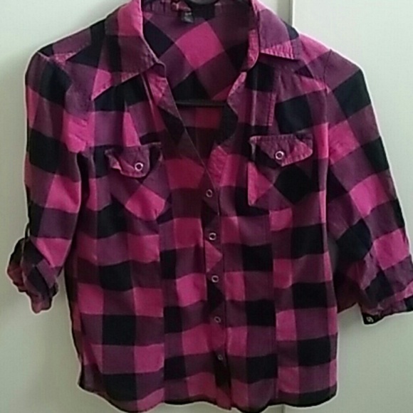 Forever 21 magenta plaid half sleeve - Picture 1 of 1