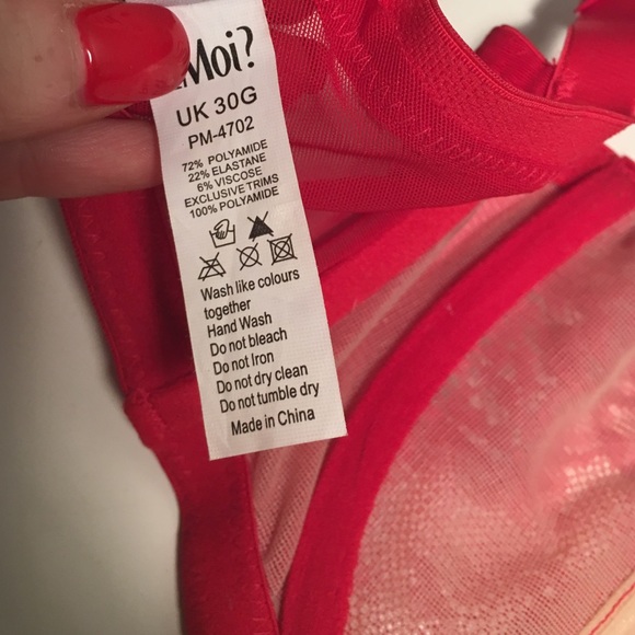 Red Lace Bra - Picture 3 of 3