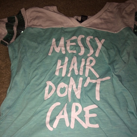 Rue 21  . Quarter sleeve shirt