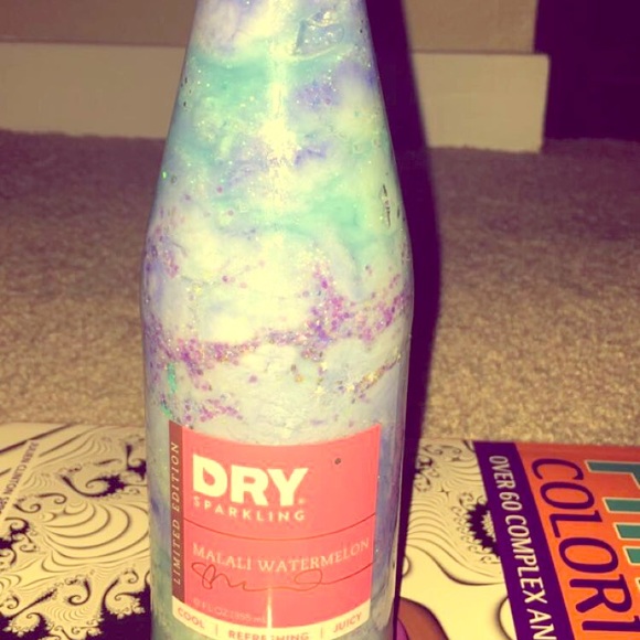 I make calming bottles. This one dos the not shake