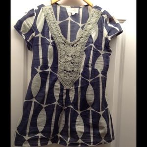 Cute blouse.