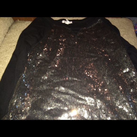 Long sleeve shirt with sequins