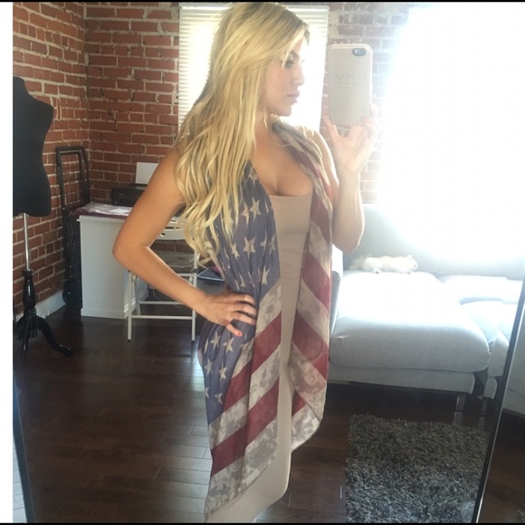 American Flag Shawl - Picture 3 of 4