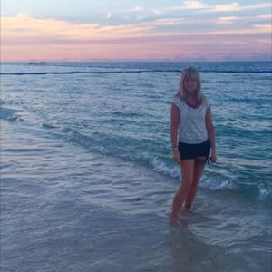 Meet your Posher, Julie