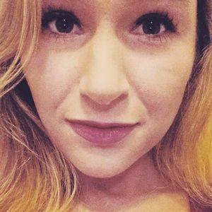 Meet your Posher, Carrie