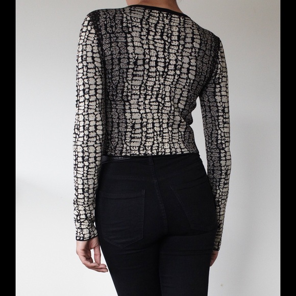 Sophisticated Cropped Cardigan - Leopard Print - Picture 4 of 4