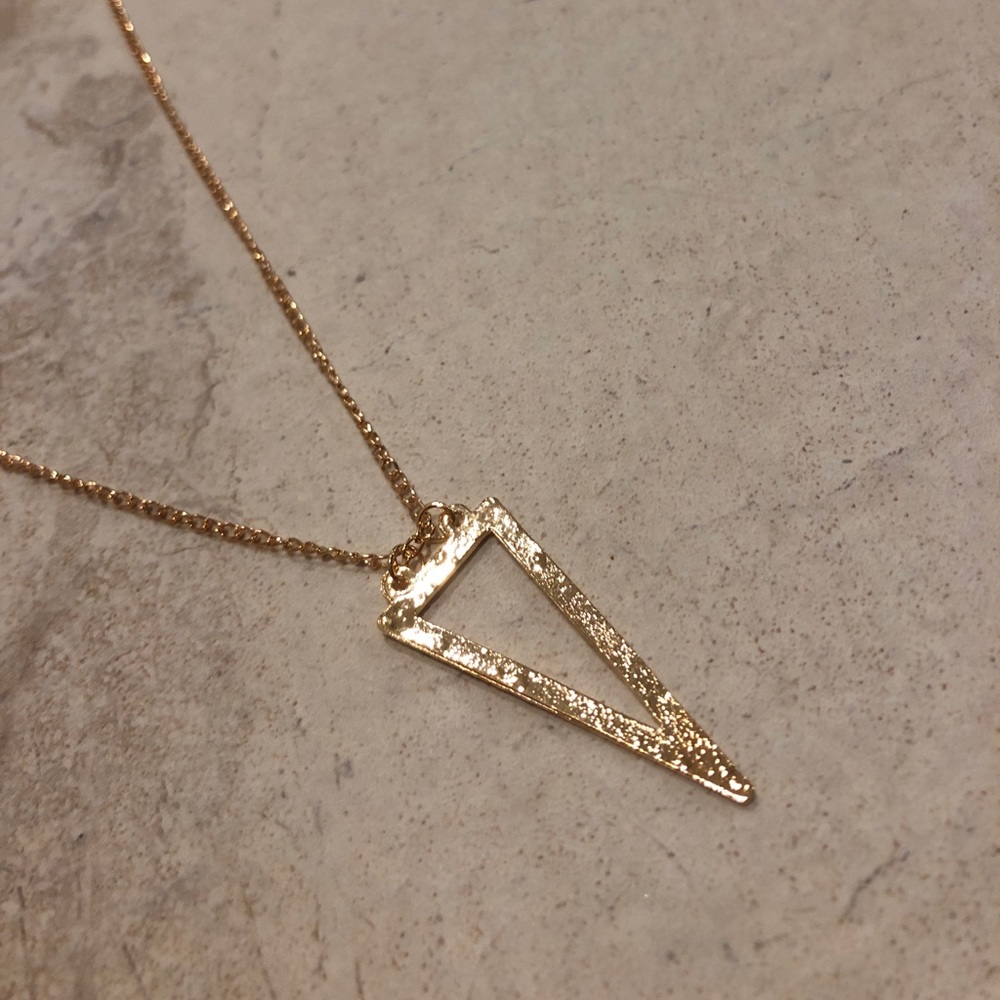 Gold triangle necklace - Picture 4 of 5