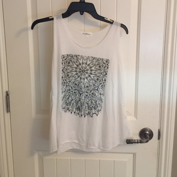 Patterned white tank