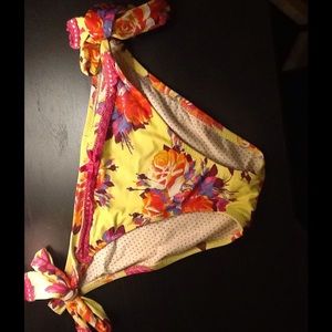 Betsy Johnson baiting suit bottoms