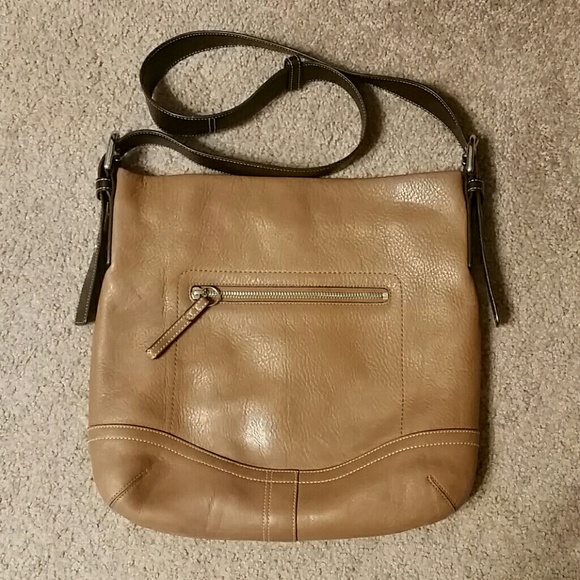**REDUCED** Coach leather crossbdy - Picture 1 of 4