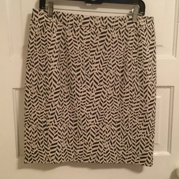 Loft Pencil Skirt with Geometric Leaf Pattern