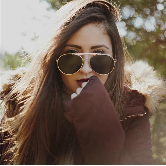 Modern metal aviator sunnies