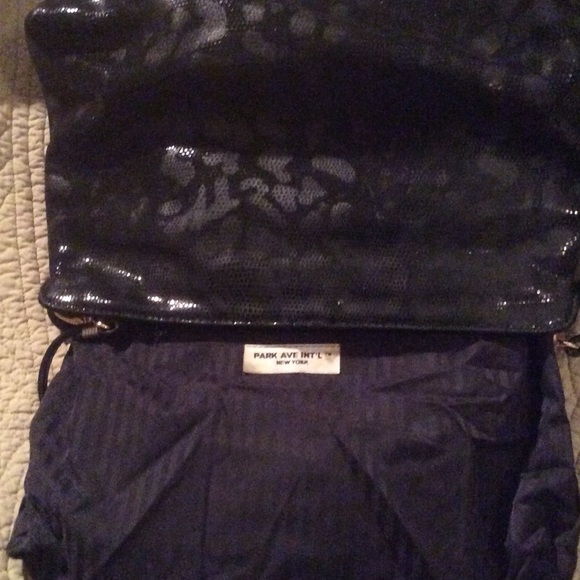 Park international crossbody bag - Picture 3 of 4