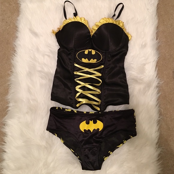 Batgirl Halloween Costume👻