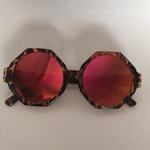 Mirrored octagonal sunnies