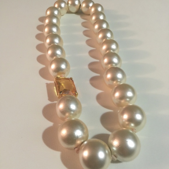 PRACTICALLY NEW pearl Kate spade necklace
