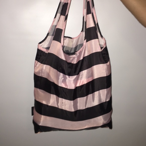 Victoria Secret Carry Bag NWOT - Picture 2 of 3