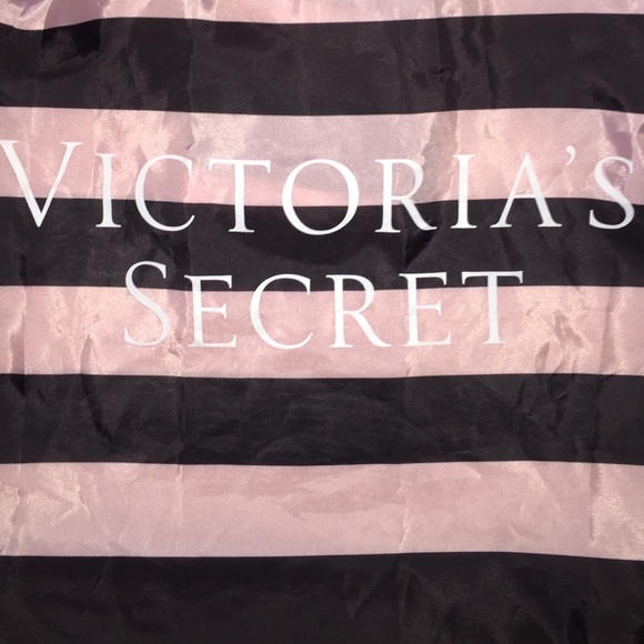 Victoria Secret Carry Bag NWOT - Picture 3 of 3