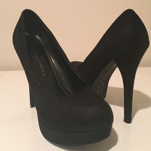 Chinese Laundry Black Suede Platform Pumps