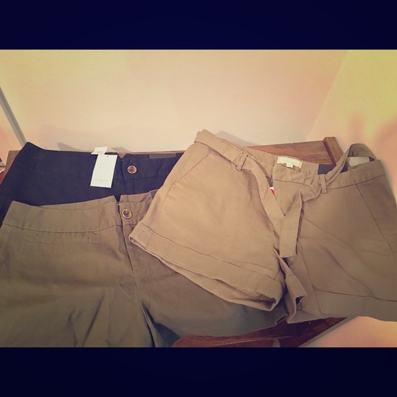 Three Set of Banana Republic 3 1/2 Short Shorts