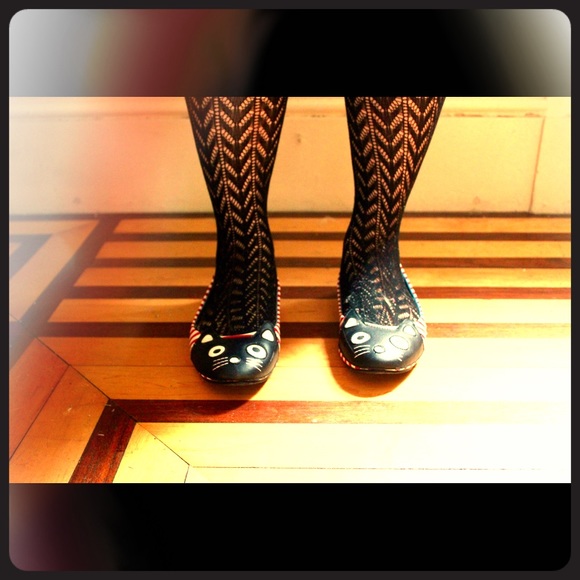 ADORABLE Cat & Striped Flats