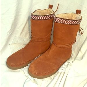 Toms suede boots