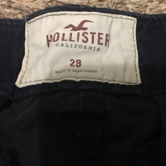 Black Hollister Cargo Shorts - Picture 2 of 3