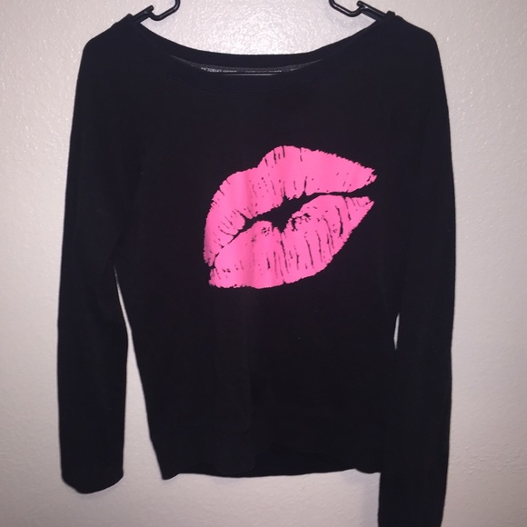 Black kiss sweater - Picture 1 of 1