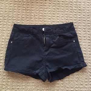 BLACK HIGH WAISTED SHORTS