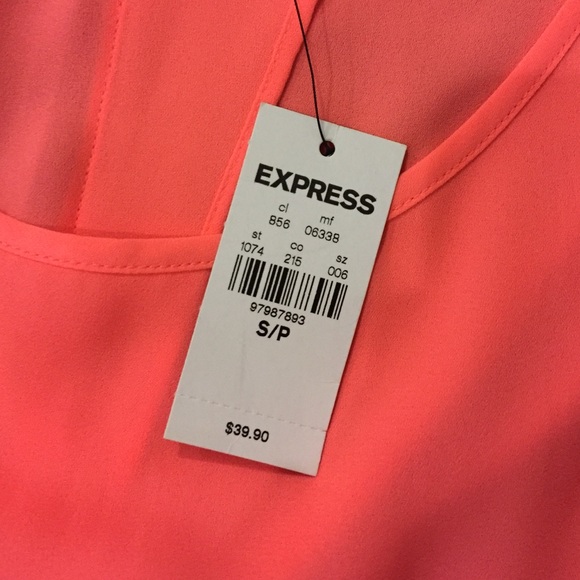 Cute express top with open back - Picture 3 of 3