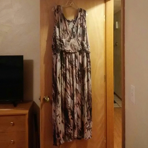 Closet CLOSING Daisy Fuentes maxi dress size 3x