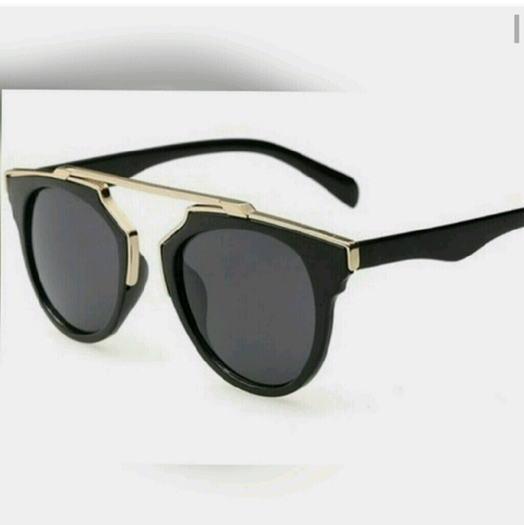 Golden Metallic brow Bar Sunglasses - Picture 2 of 4