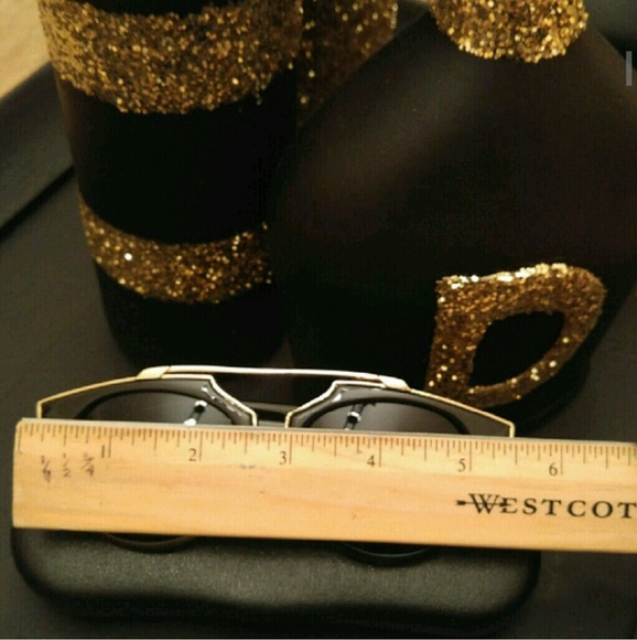 Golden Metallic brow Bar Sunglasses - Picture 4 of 4