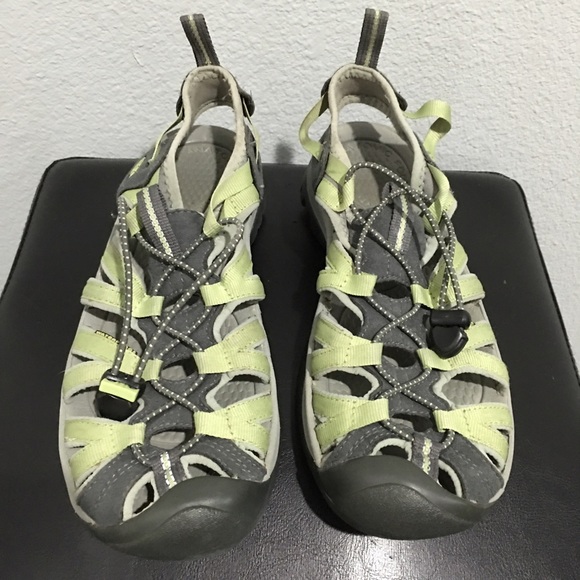 KEEN light green size 9 Whisper water sport