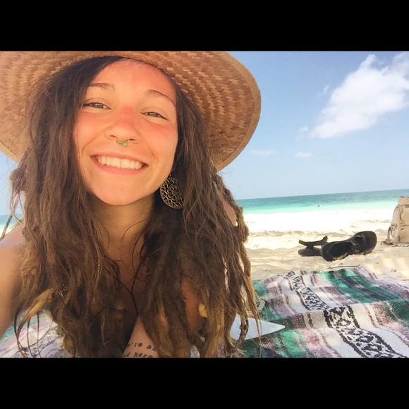 Meet your Posher, Selina