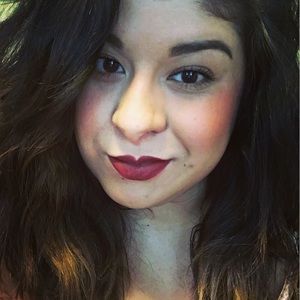 Meet your Posher, Elicia