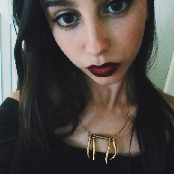▪️50% price drop▪️Gold nail necklace